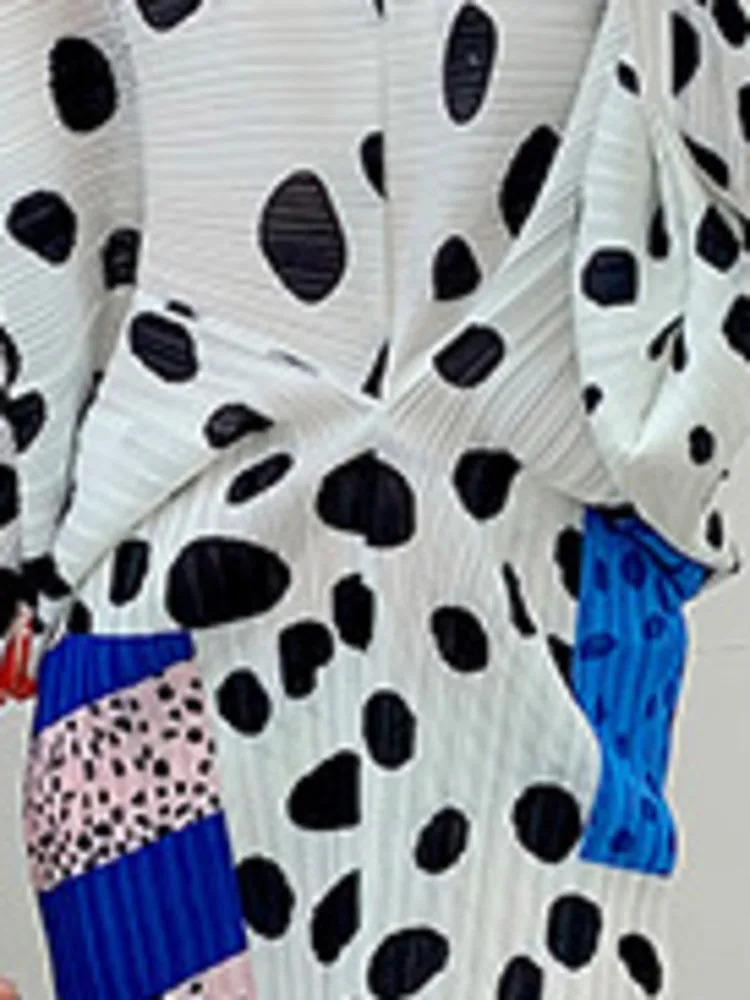 Женское плиссированное платье в горошек с V-образным вырезом и длинным рукавом