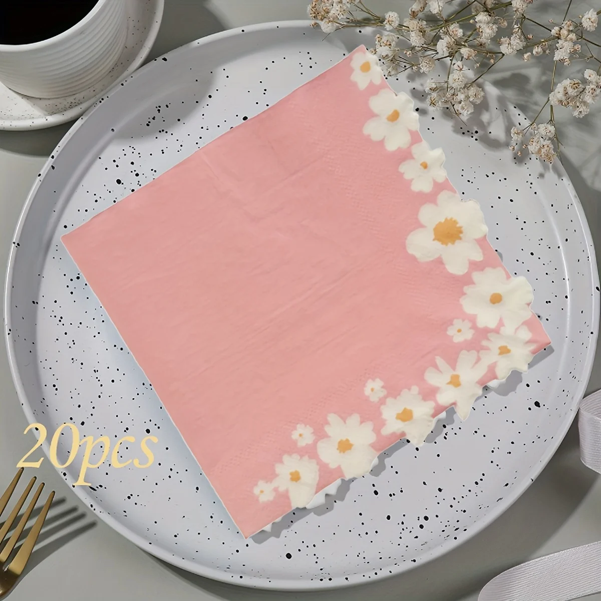 

Праздничные салфетки с кружевом ромашки