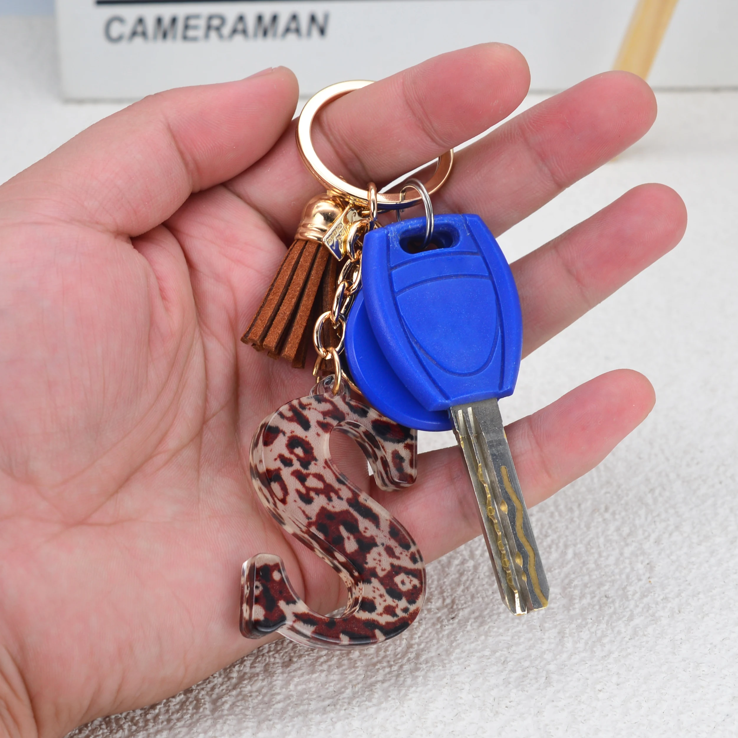

New Fashion Acrylic English Letter Tassels Keychain Trendy Creative Leopard Pattern 26 Initial Resin Handbag Keyring Accessories