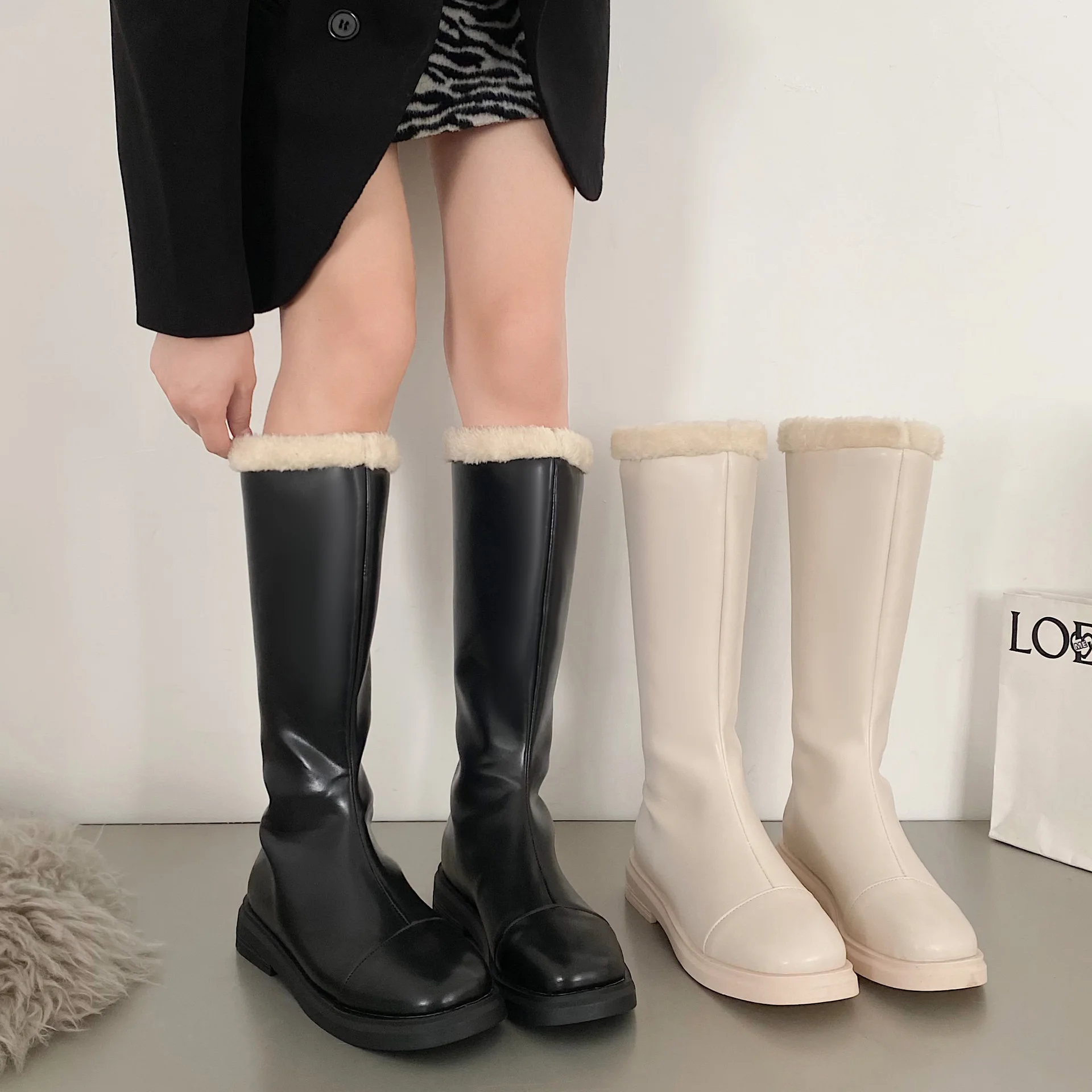 

Black plush boots for women's 2022 new autumn and winter thick bottomed British style riding boots thigh high boots