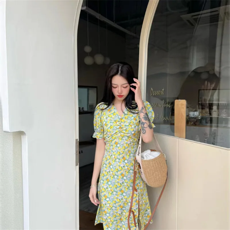 

2022 New First Love Gentle Wind Ins Green Floral Skirt V-neck Tea Break Dress A-line Skirt Large Size Women's Clothing