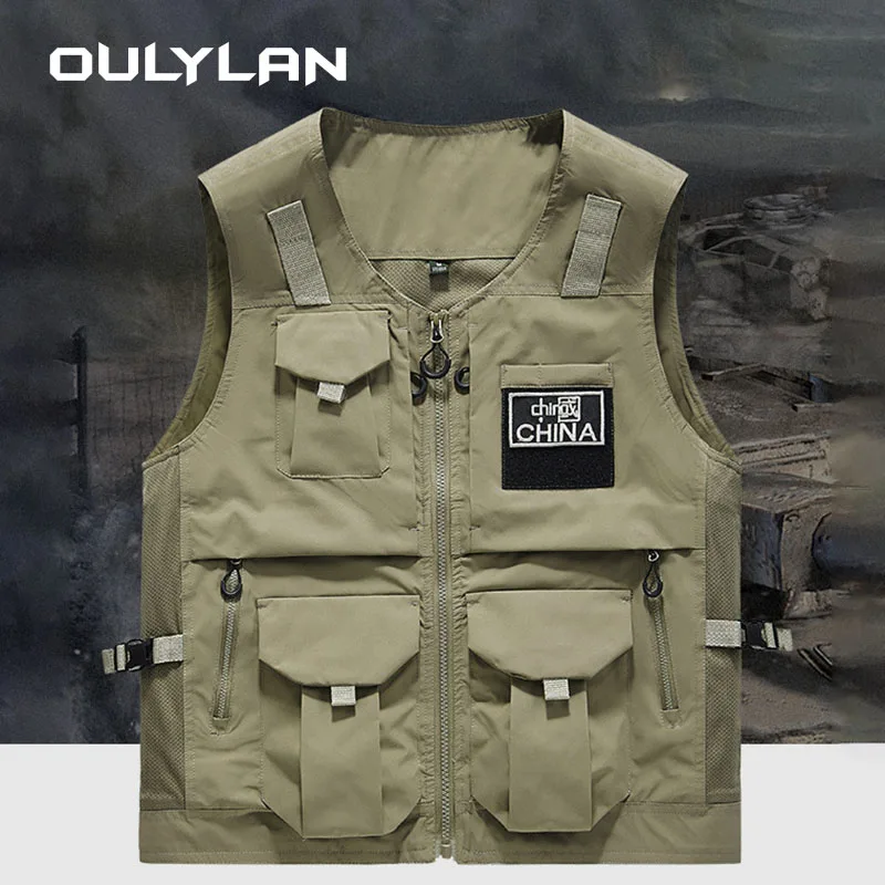 Куртка без рукавов с несколькими карманами на молнии мужской жилет