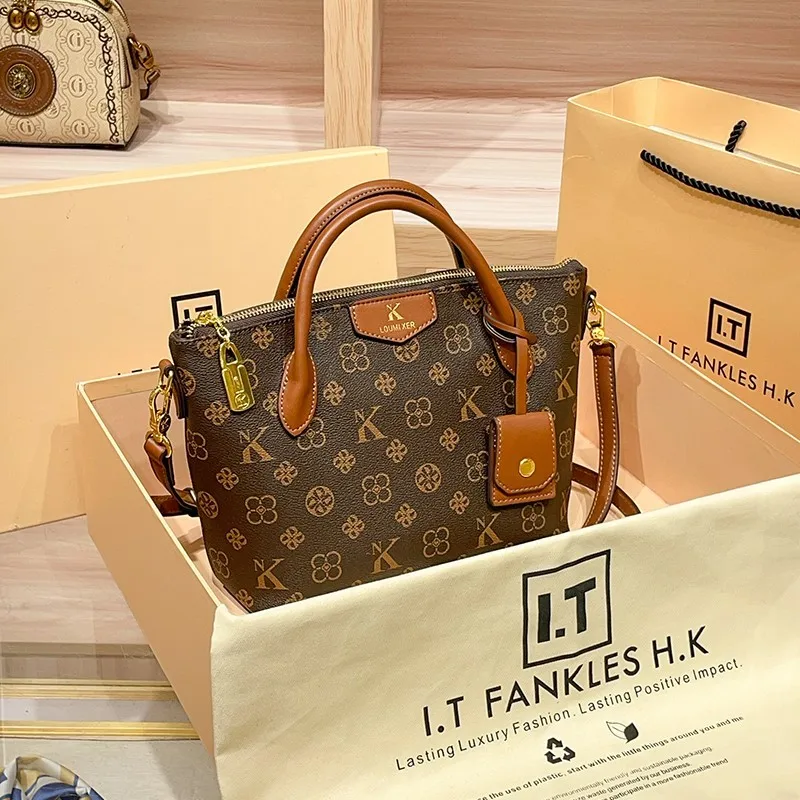 Женская Роскошная Брендовая Большая Сумка С Подсветкой Просторная На Плечо Для