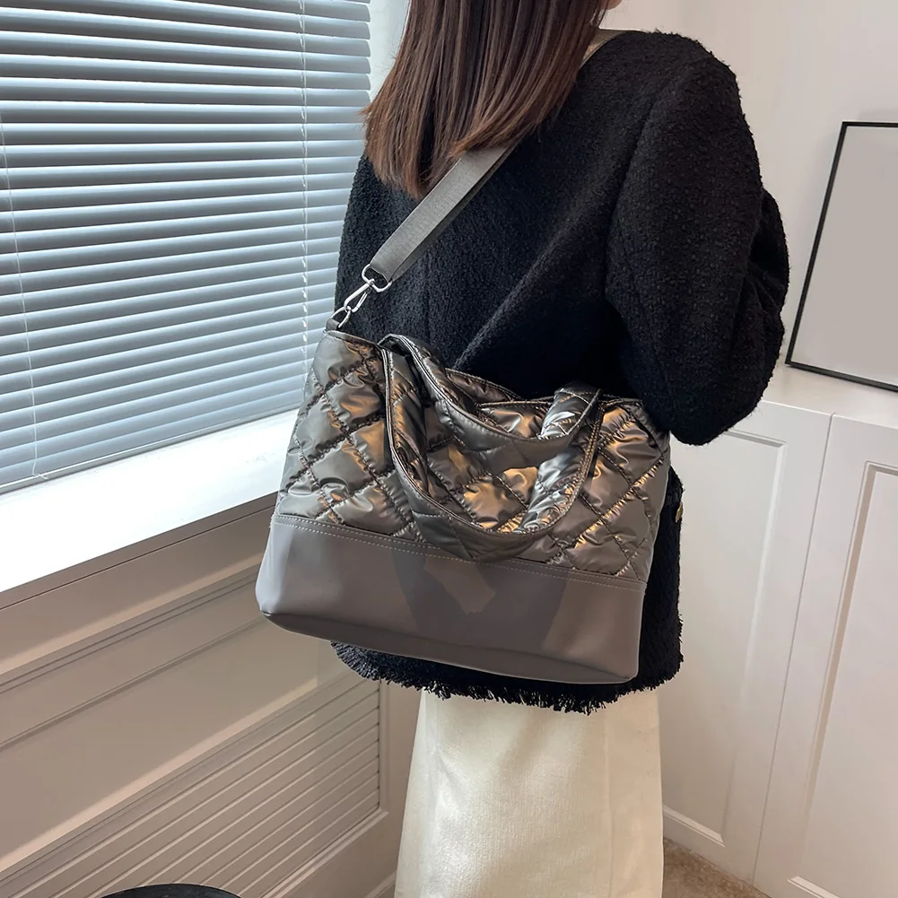 

2022 Fashion Handbag Autumn Winter Shoulder Crossbody Bags Large Quilted Padded Cotton Totes Chic Mode Pillow High Quality
