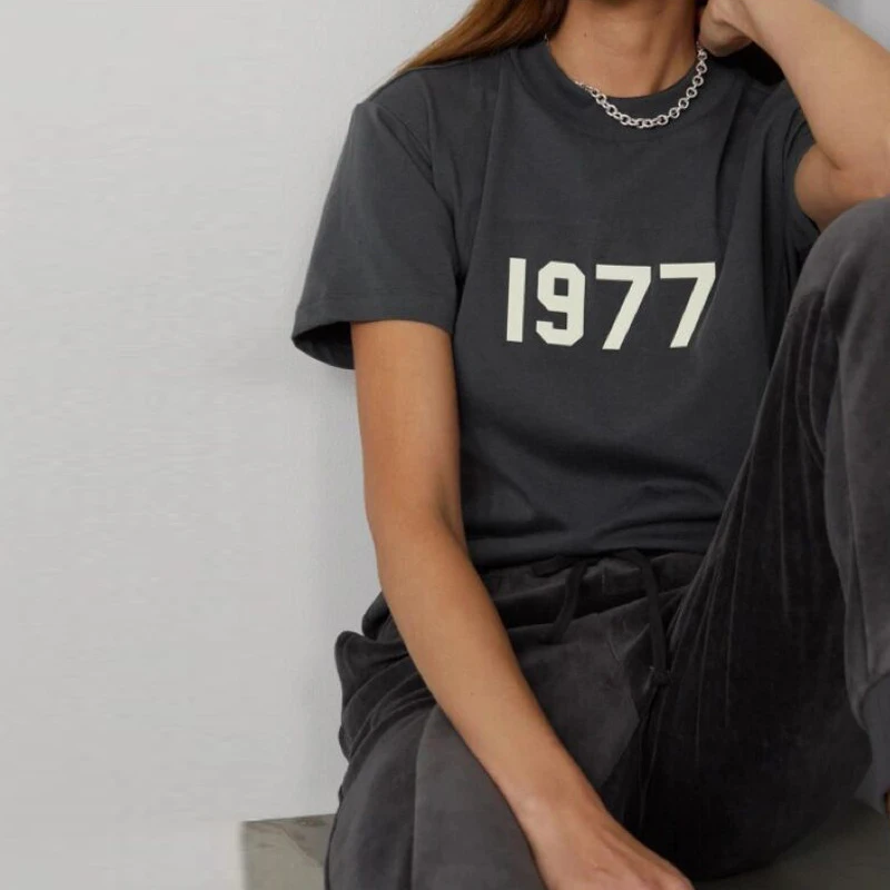 

Essentialst T-shirt Print 1977 Street Gothic Hip Hop Loose Short Sleeve Lovers Fashion Slim Harajuku Oversized Sweatshirt