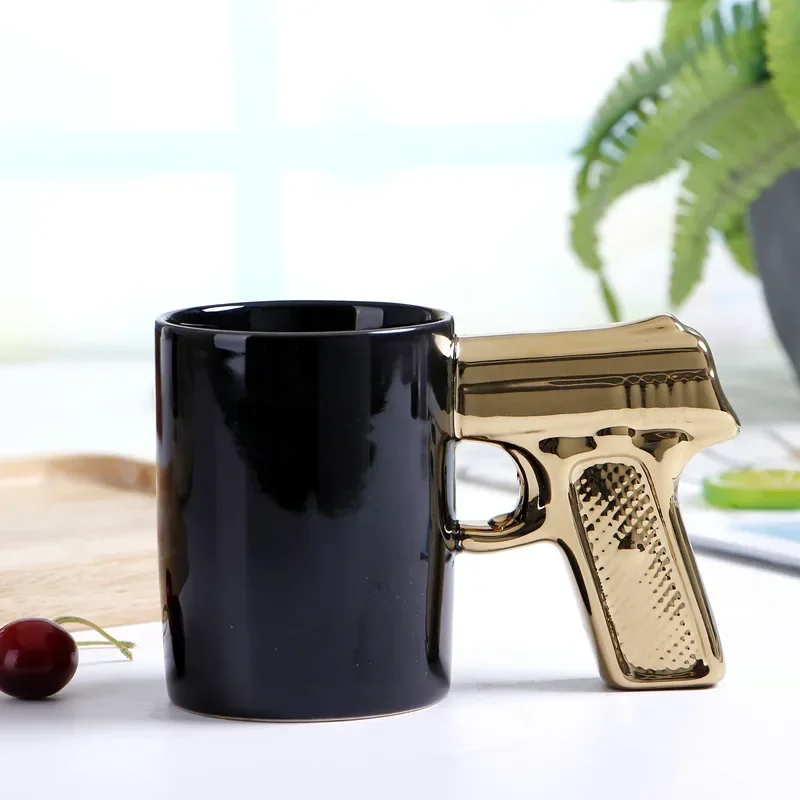 

Керамическая кружка с пистолетом Exoti