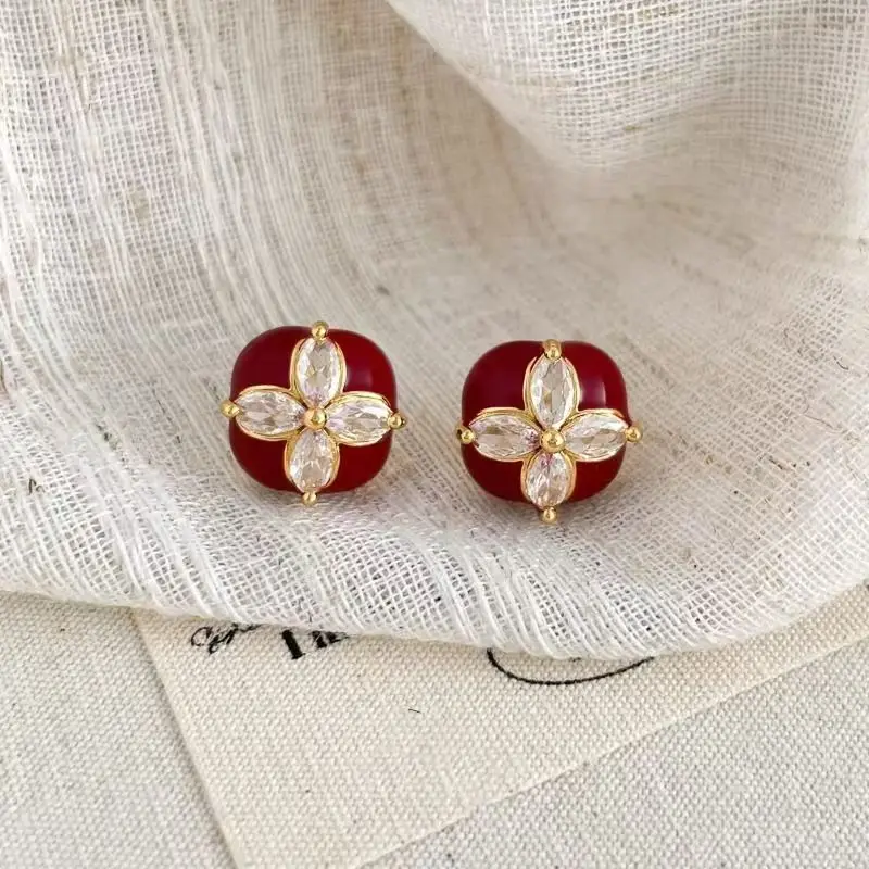 Серьги-гвоздики Good Reunion White Baihe Forward Same Sle женские серьги-гвоздики с клевером и