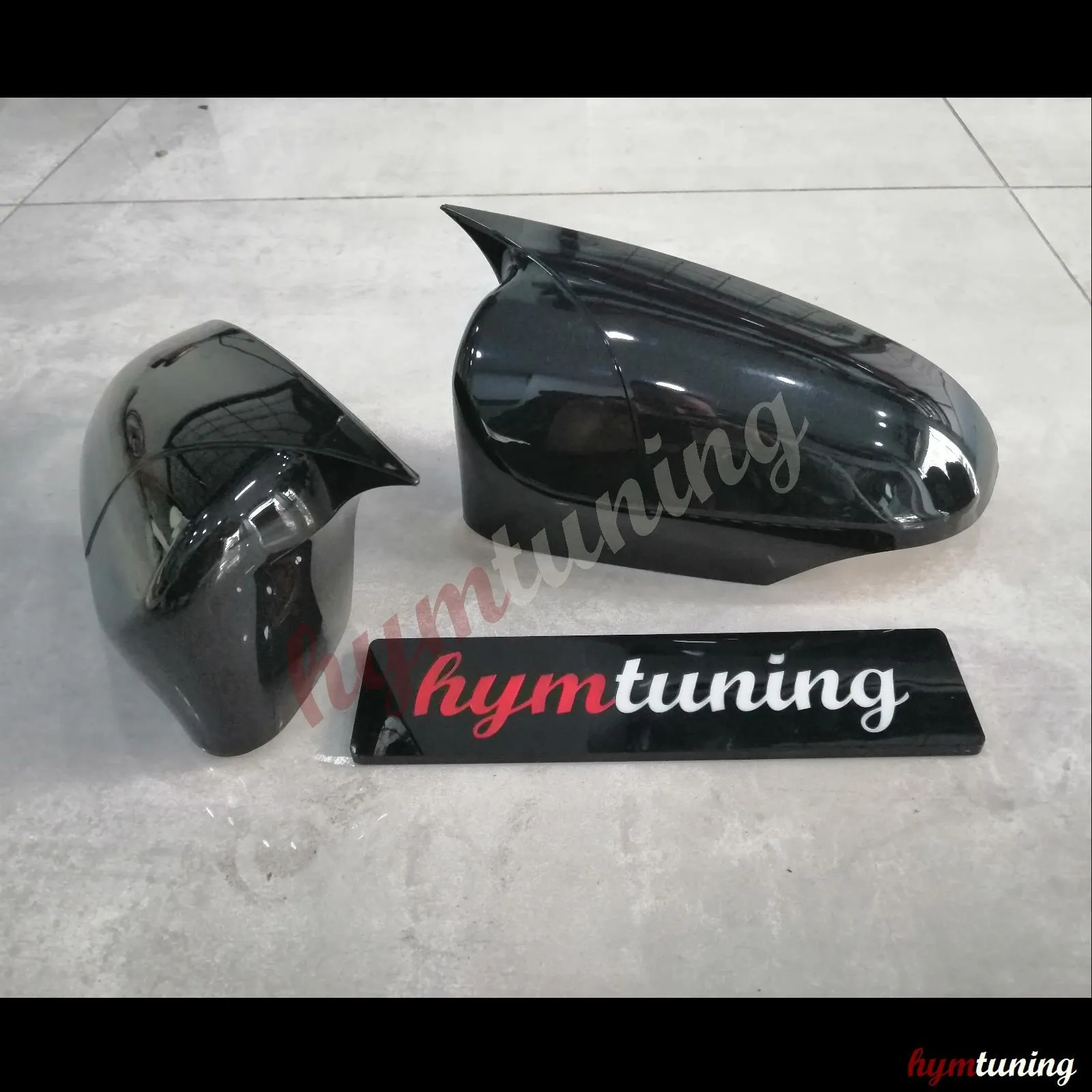 Зеркальный чехол в стиле летучей мыши для Toyota Corolla глянцевый черный черное