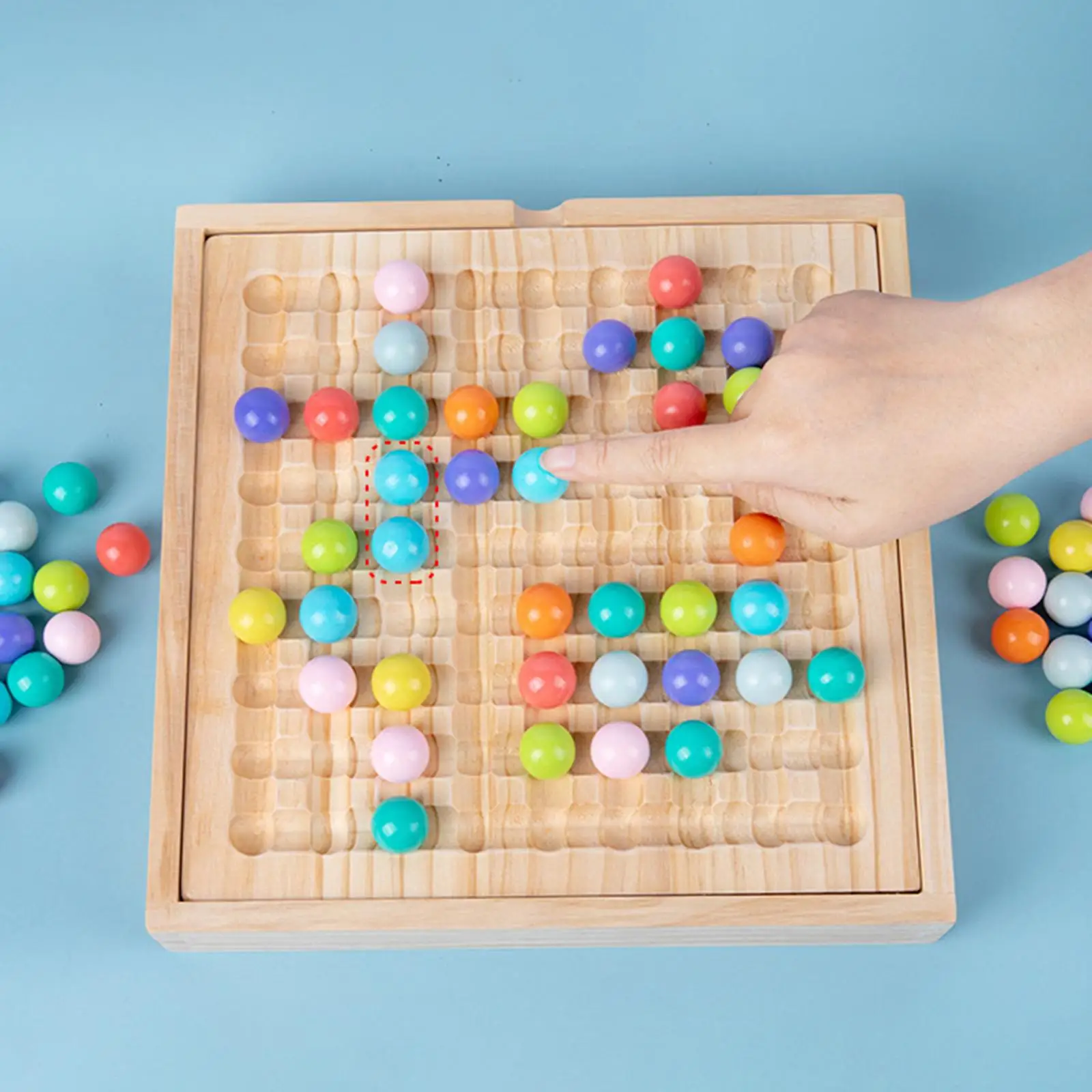 Деревянная доска с бусинами для устранения искусственной моторики дошкольников