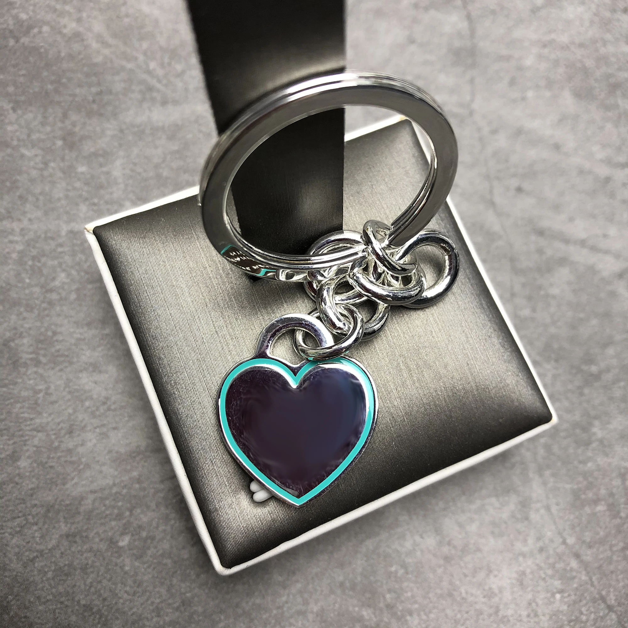 2020 New Popular High Quality 1:1 Silver Green Heart Tag Key Ring Original Fashion Jewelry Accessories For Women Free Delivery