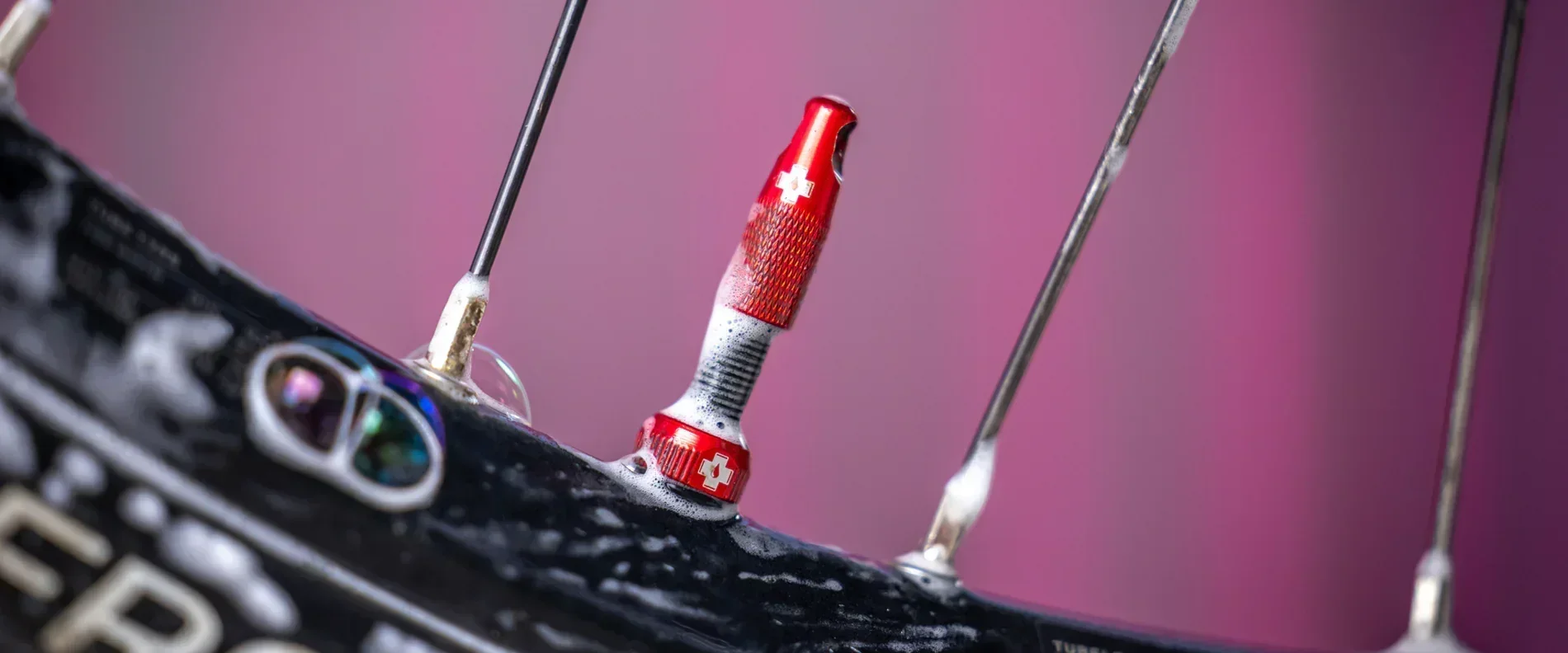 Комплект аксессуаров для бескамерных клапанов Muc