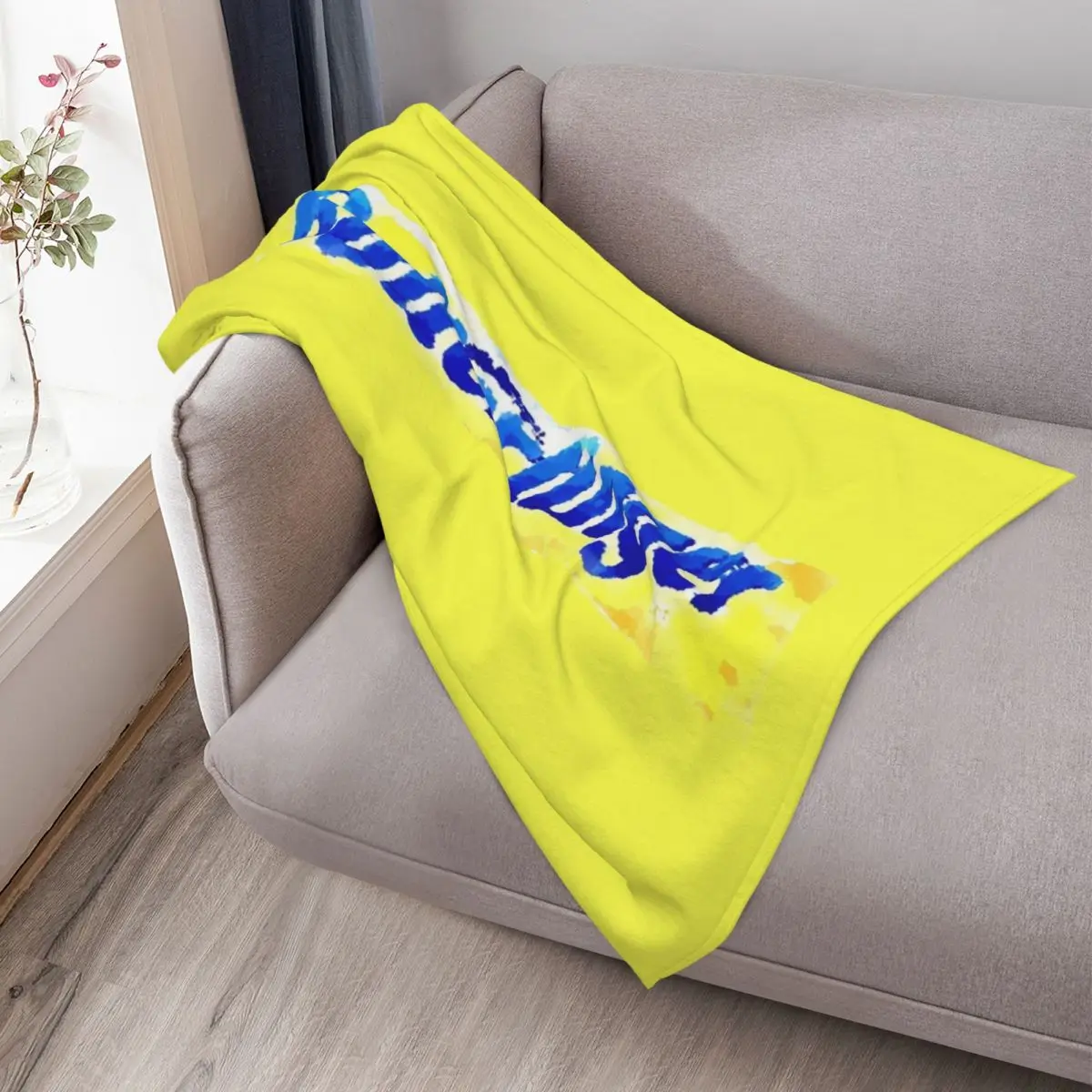 Фото Плед с рисунком упаковки конфет Butterfinger в пастельных тонах, мягкий и теплый плед, подарок для мужчин, женщин и взрослых. №3