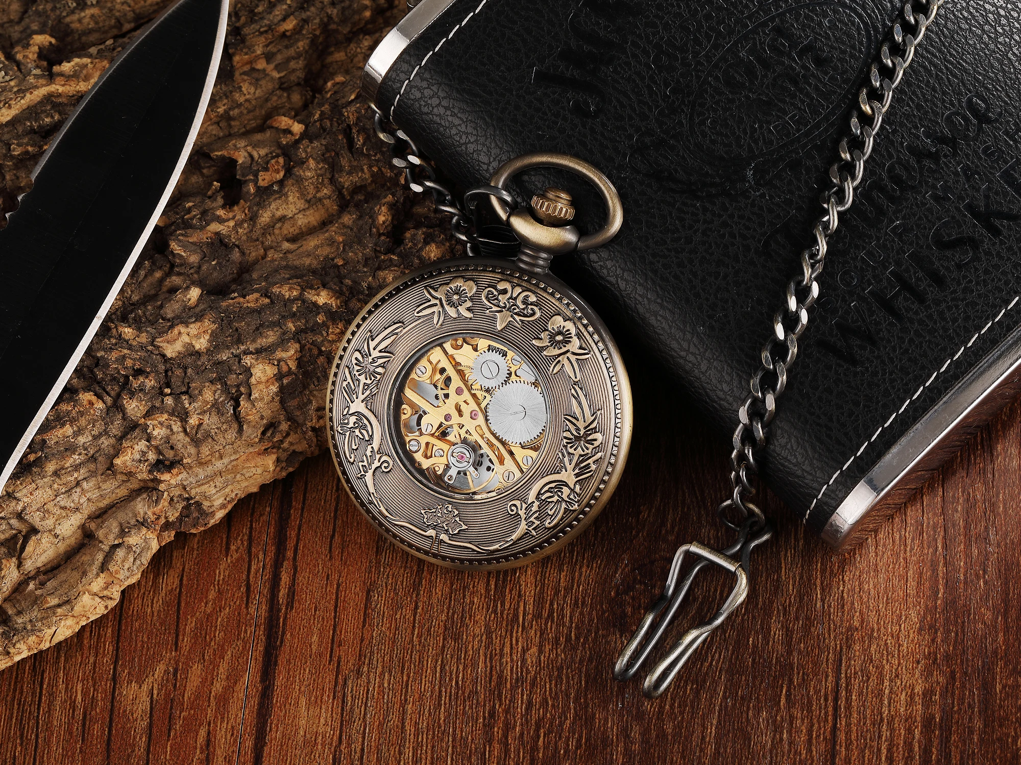 Vintage Roman Number Hand-Winding Watch creative carving flower Mechanical Pocket Watch Chains Pendant Man Women Gifts 2023
