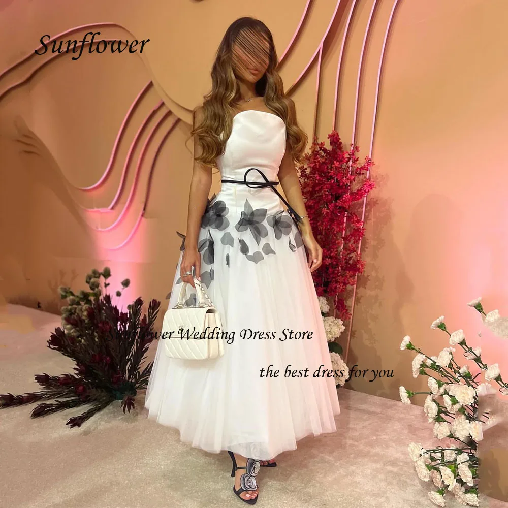 

Вечернее платье без бретелек, без рукавов, с открытой спиной