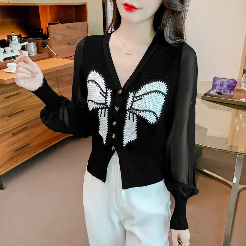 

2023 Spring Summer New Women's Clothing V-Neck Embroidery Bow Spliced Gauze Single-breasted Slim Korean Version Cardigan Top