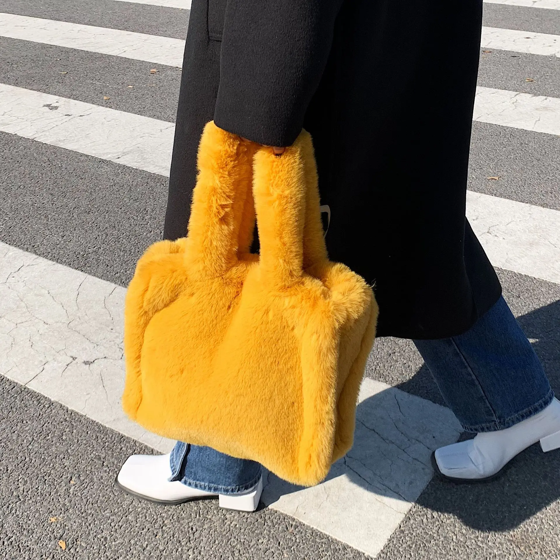 

Casual Faux Fur Shoulder Bags for Women 2023 Soft Female Large Capacity Plush Shopper Bag Winter Warm Fluffy Handbag