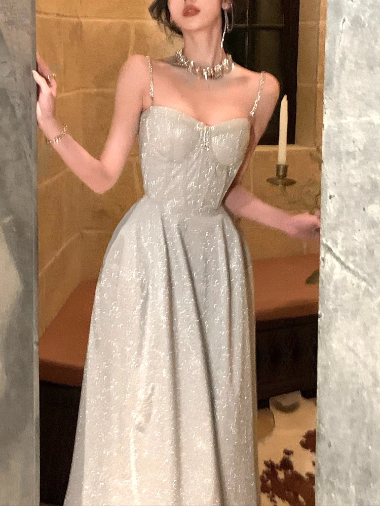 Женское вечернее платье на бретелях-спагетти без рукавов