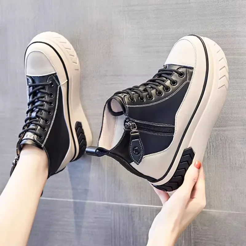 Женские высокие ботинки из натуральной кожи на платформе 8 см танкетке со скрытым