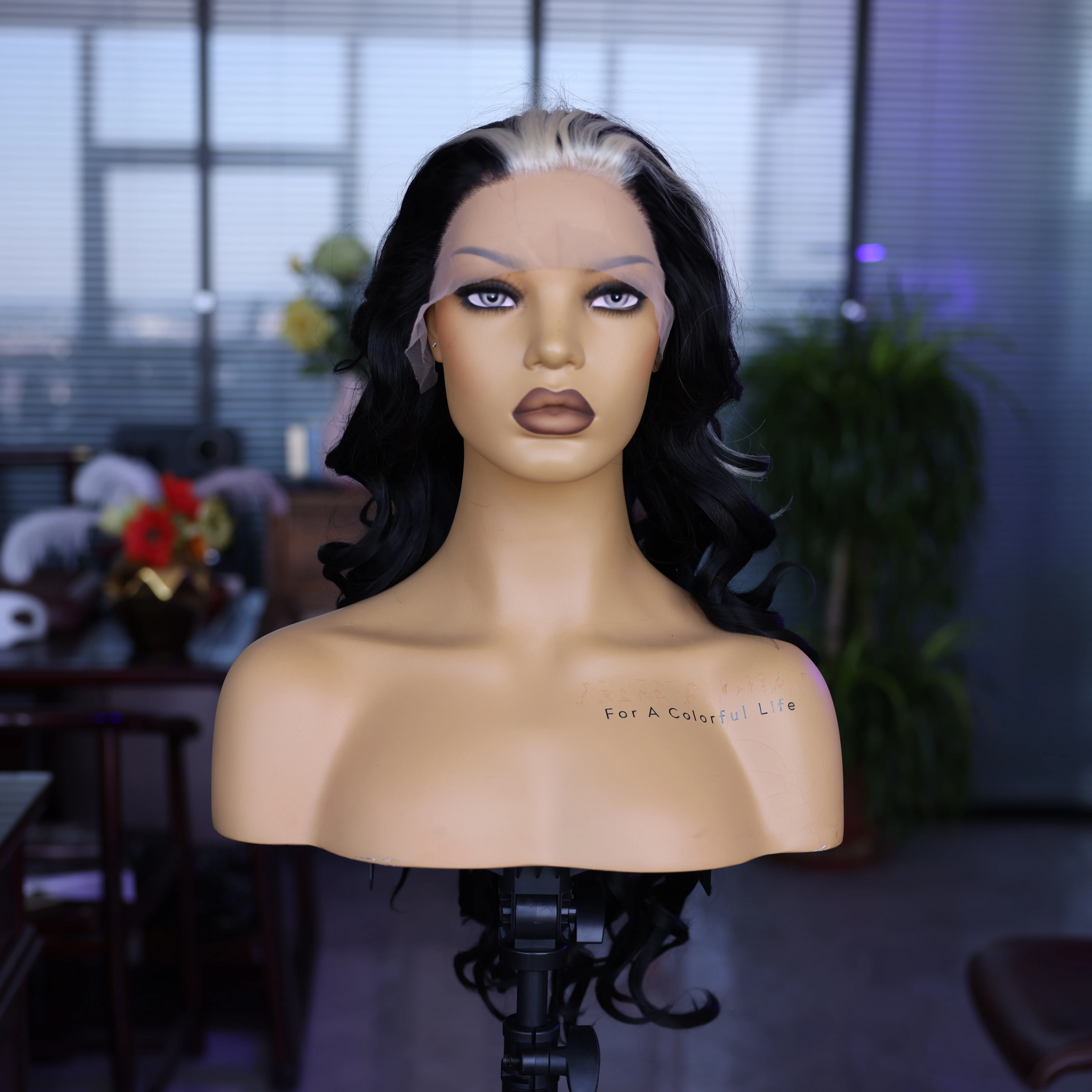 Черно-белый синтетический длинный волнистый парик передняя кружевная сетчатая