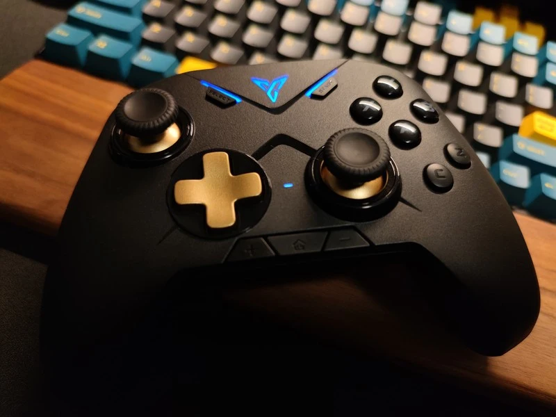 

FlyDiGi Vader 2 pro Meteorite black Bluetooth wireless game controller Multi-mode RGB vibration gamepad for cellphone PC TV Xbox