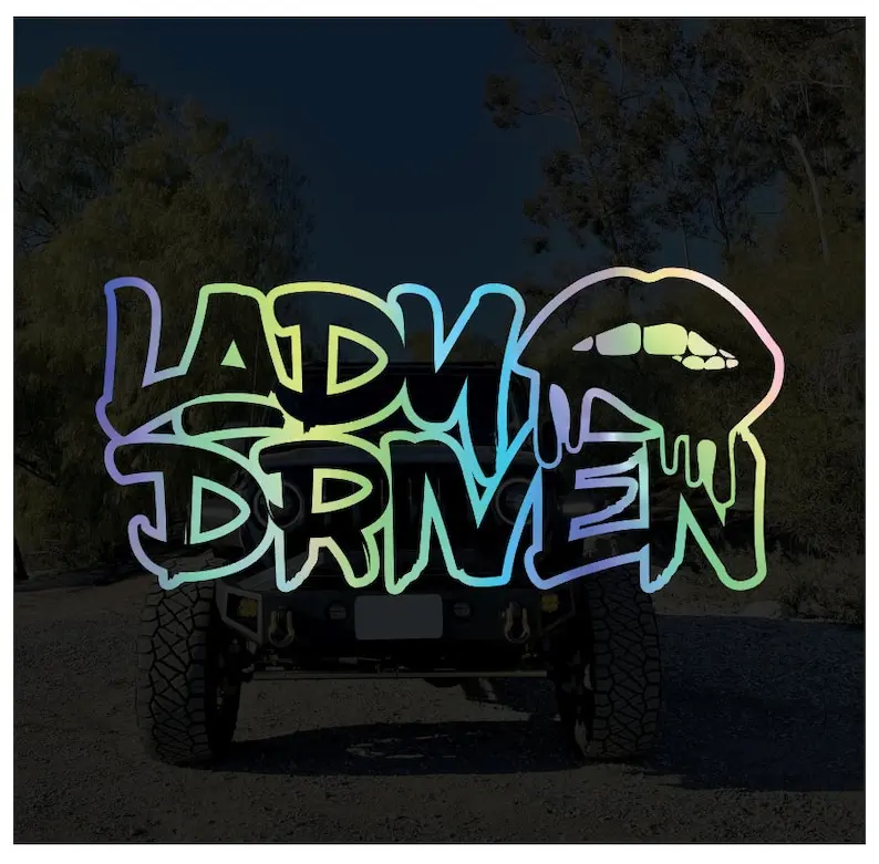Персонализированная виниловая наклейка на автомобильное окно с дамским приводом, искусственная наклейка на лобовое стекло автомобиля, наклейка на бампер
