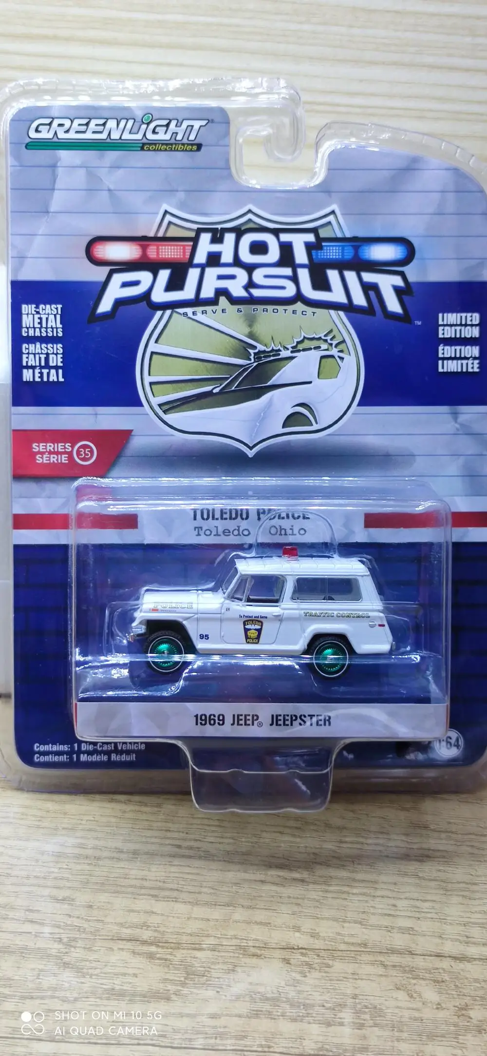 

1: 64 1969 Kaiser Jeep Police car green machine Diecast Metal Alloy Model Car Toys For Gift Collection