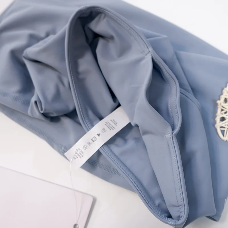 Рисунок 6 - Женские штаны Lulu для йоги