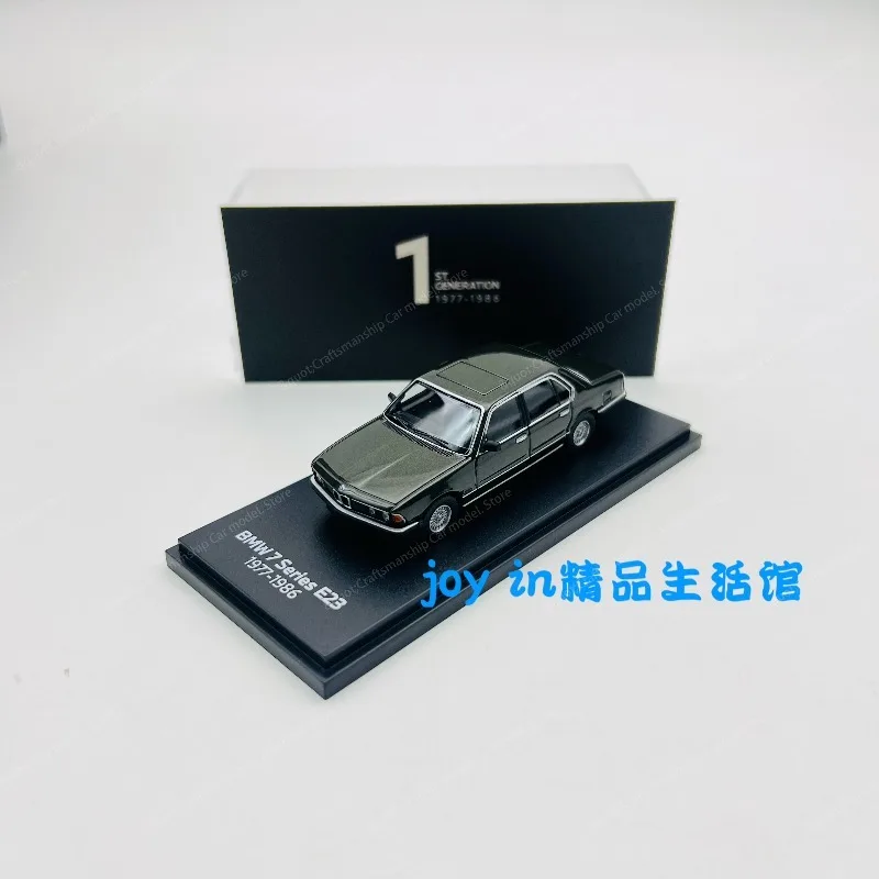 Фото В наличии: Коллекционная модель BMW 7-й серии G70, серия AR, масштаб 1:64, из сплава. №3