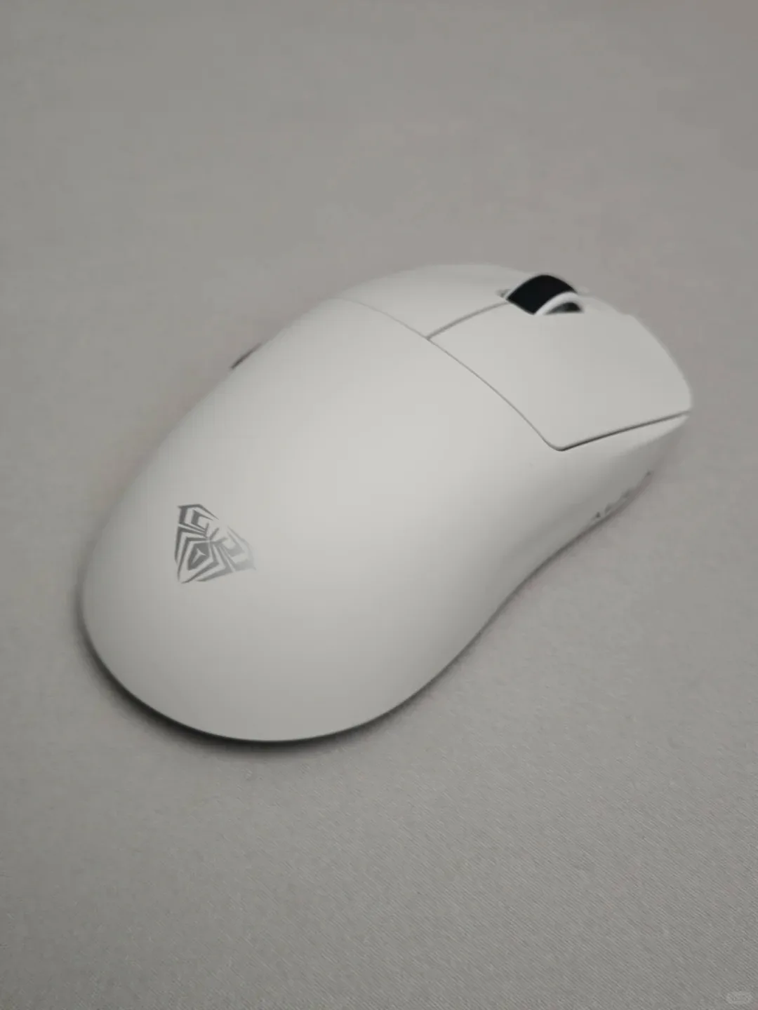 Фото AULA V9 Ultra Беспроводная мышь 8000 Гц Трехрежимная PAW3950/PAW3395 Игровая Bluetooth-мышь FPS Игровой легкий дизайн ноутбука №2