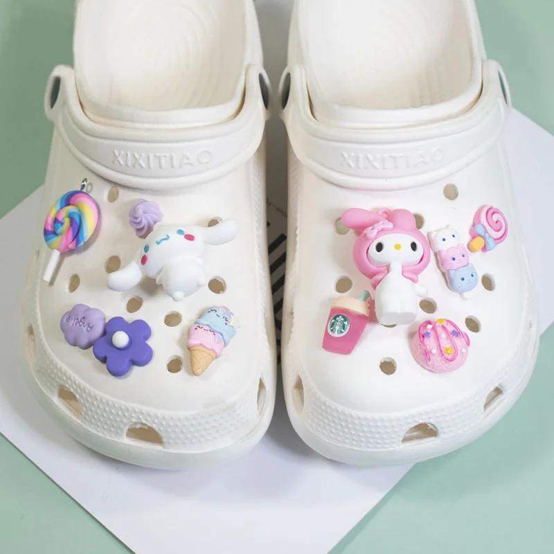

Набор пряжек для обуви Sanrio, аксессуары для обуви Sanrio, аниме застежка для обуви Kuromi Cinnamoroll Hello Kitty Melody, мультяшная застежка для обуви «сделай са...