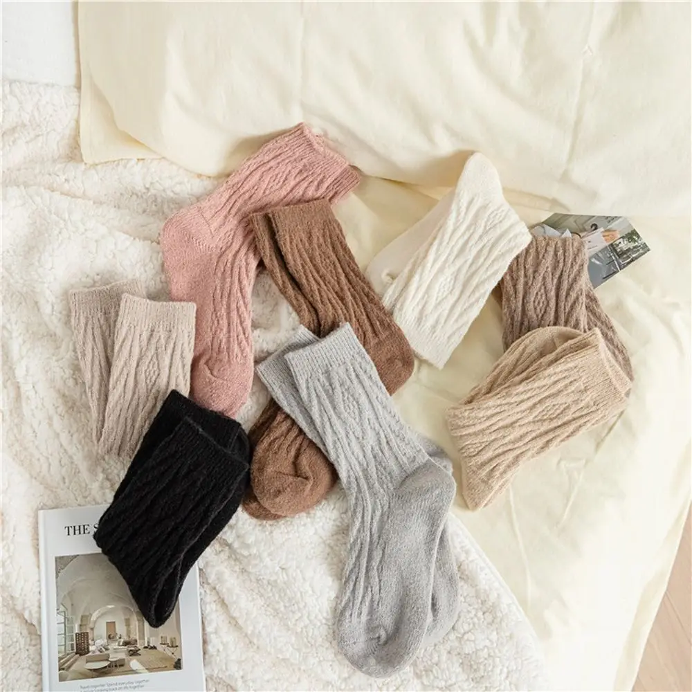 

Женские зимние однотонные шерстяные теплые носки с утолщенным ворсом средней длины мягкие удобные модные плюшевые чулочно-носочные издели...