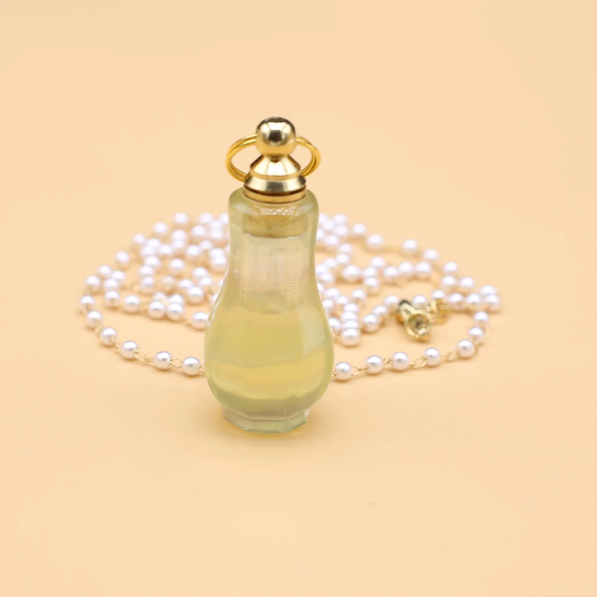 

Natural Fluorite Stone Perfume Bottle Pendants Necklace Pearl Chains Essential Oil Bottles for Women Jewerly