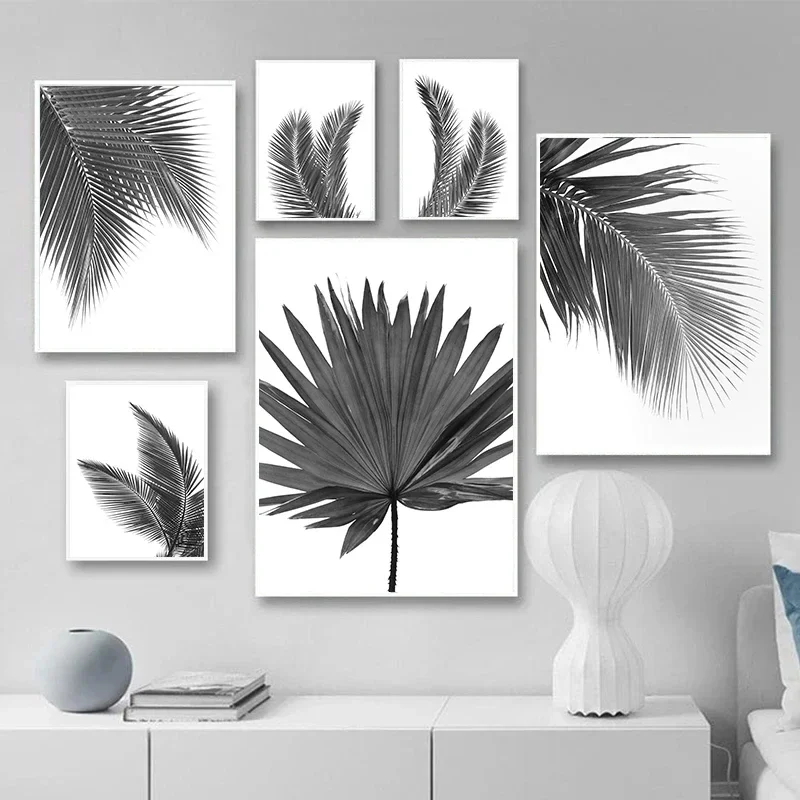 Художественный плакат на стену с изображением черно-белых листьев пальмы