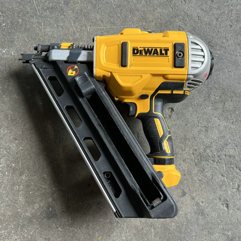 

DeWalt DCN692 First Fix 18V Cordless XR 2 Speed Framing Nailer 90mm,Body Only second-hand