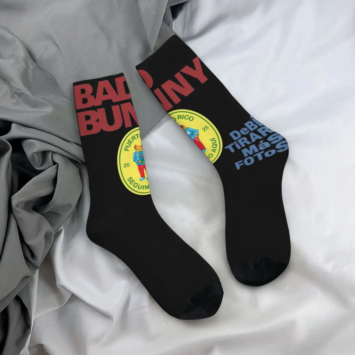 Фото Повседневные носки Bad Bunny DTMF Debi Tirar Mas с принтом фотографи, весенне-осенне-зимние удобные носки для экипажа, впитывающие пот №1