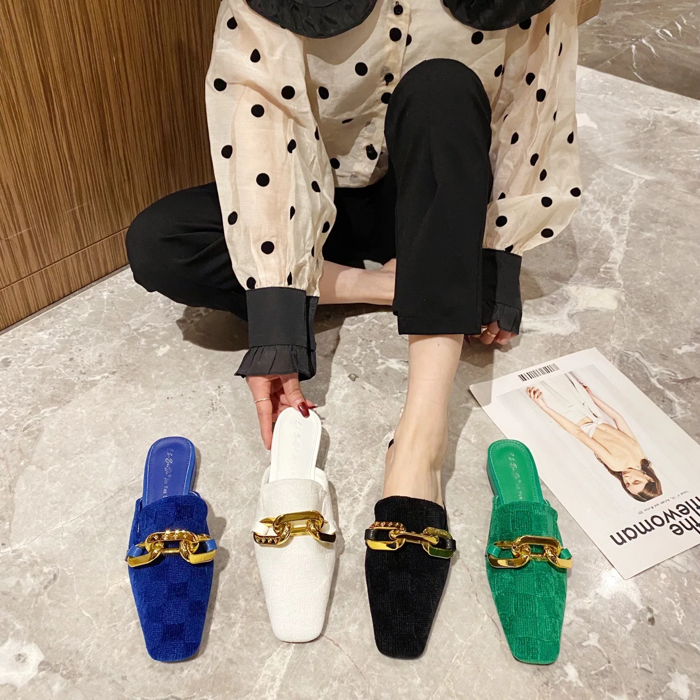 

Туфли на низком каблуке с заклепками, базовая искусственная кожа, металлическое украшение, низкие заклепки, старинные, на копытном каблуке