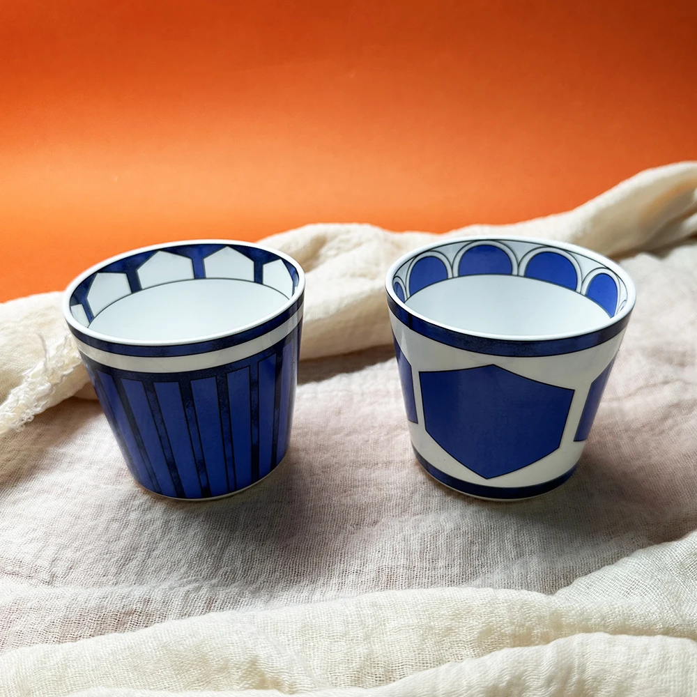

Женский набор из 2 предметов, кофейная кружка и чашка из тонкого костяного фарфора, креативная керамическая чашка в европейском стиле для послеобеденного чая, красивая чашка для воды