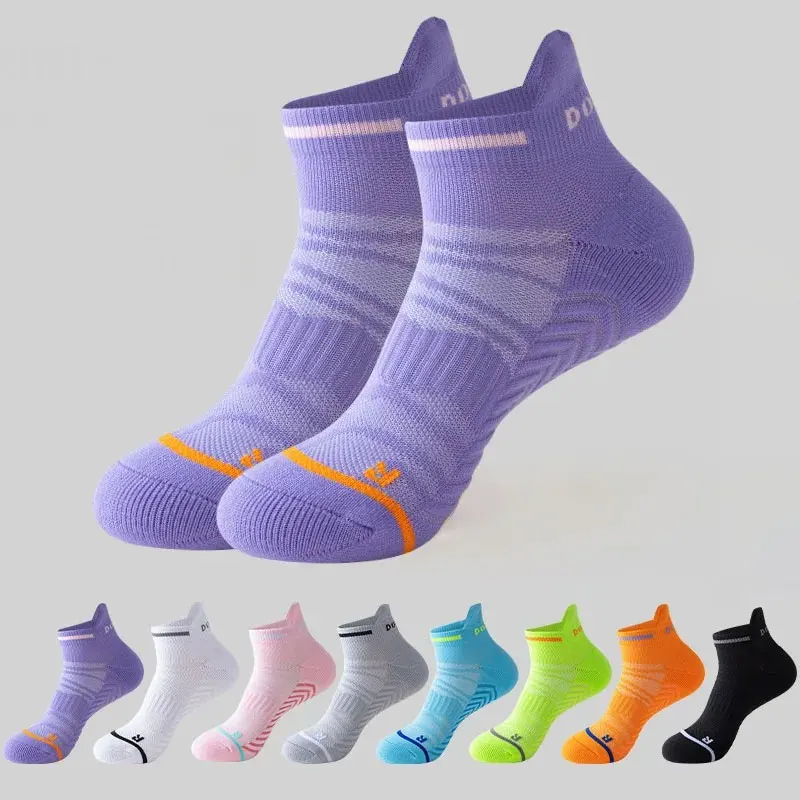 

1 pair Sport Running Socks Athletic Cycling Socks Breathable Outdoor Basketball Fitness Socks For Men And Women