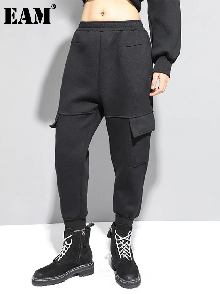 

[EAM] Черные повседневные штаны-шаровары с высокой эластичной талией и карманами; Новинка; Свободные брюки; Женские модные брюки; Сезон весна-осень; 2023; 1DF4724