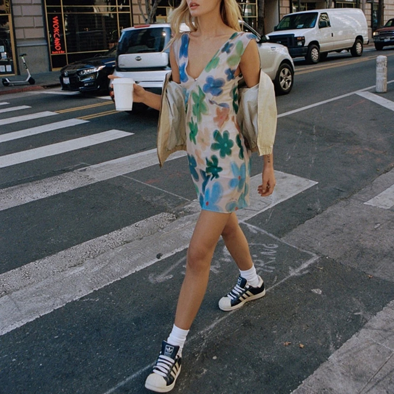 

Y2k Women Summer Short Dress Vintage Colorful Flower Printing V-neck Low Cut Sleeveless Slim Mini Dress Streetwear