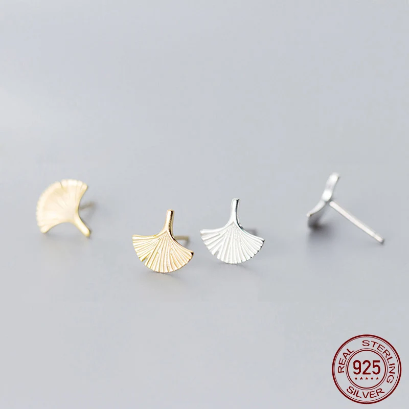 

Женские серьги-гвоздики из серебра 925 пробы