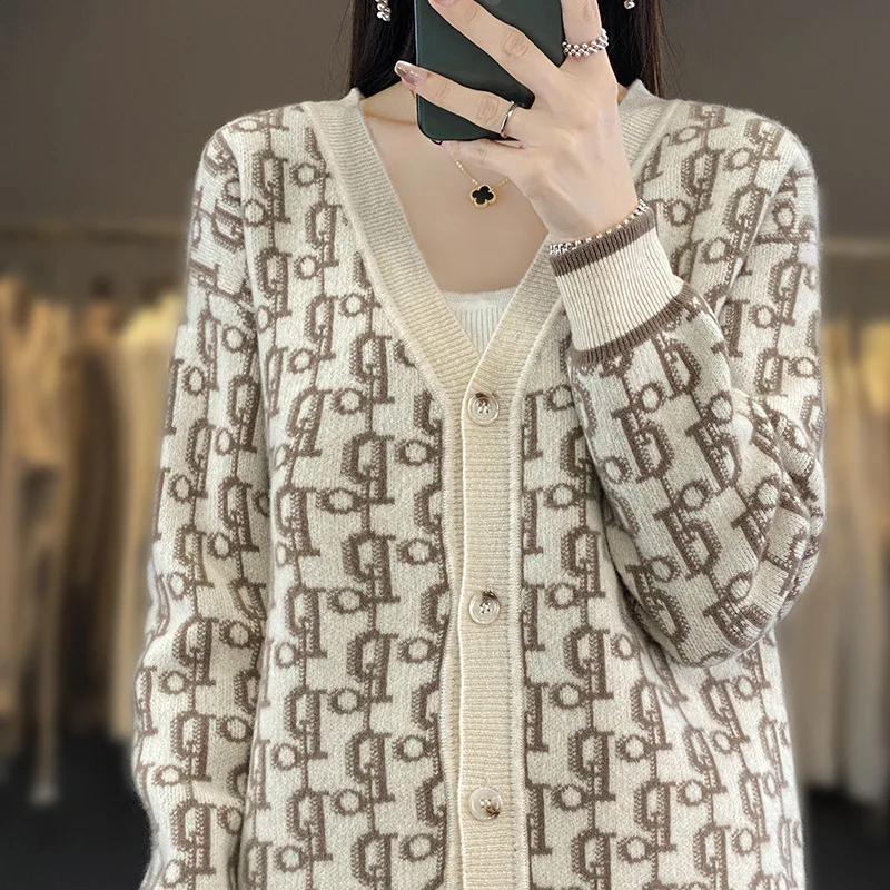 

2023 Spring New Worsted Woolen Cardigan Women's V-Neck Alphabet Jacquard Knitted Sweater Long Sleeve Loose Look Slim Coat