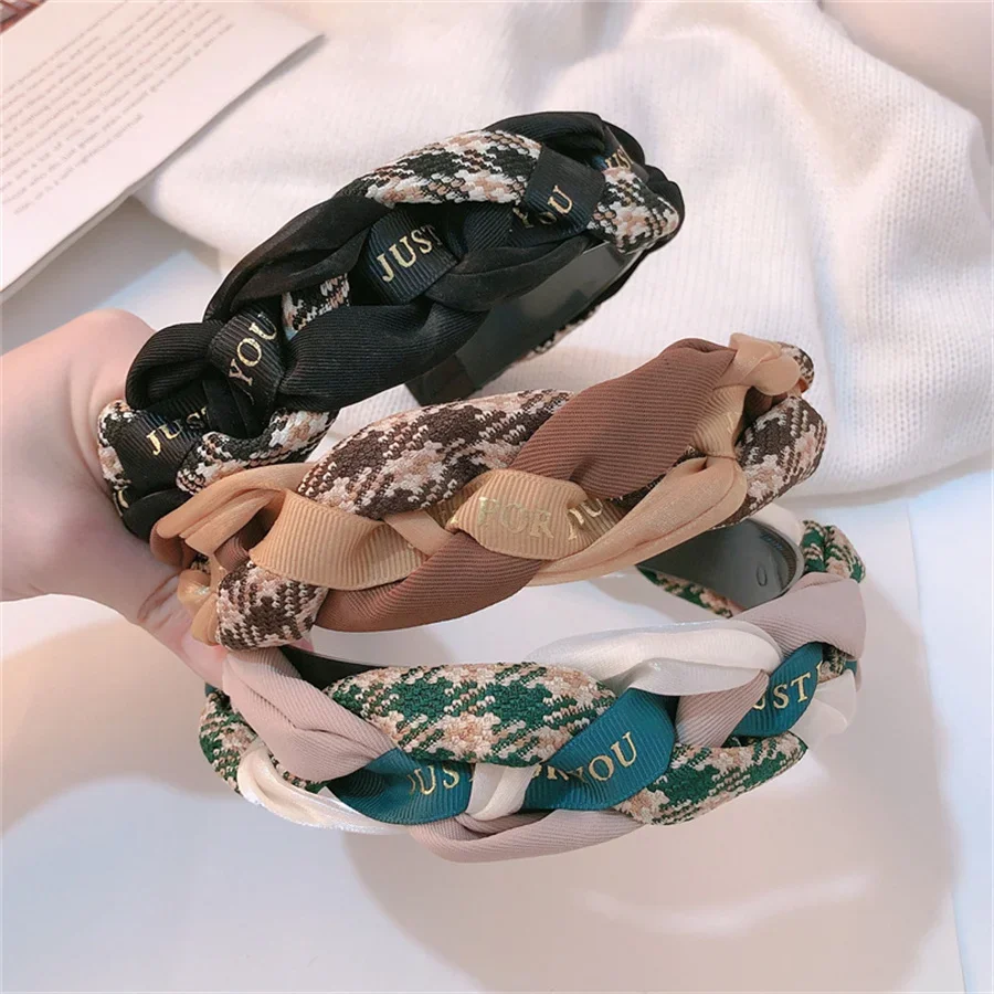 Женская повязка на голову с рисунком гусиные лапки