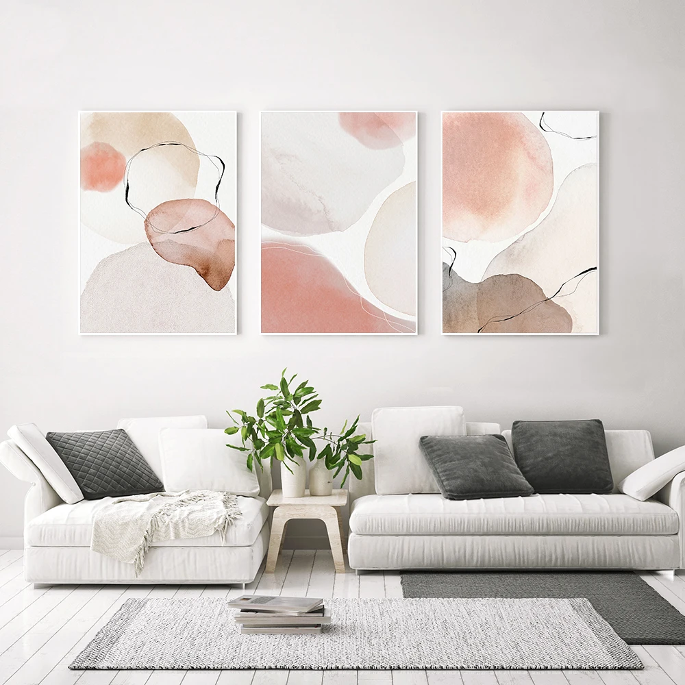 Абстрактные розовые акварельные оттенки на холсте картины с золотыми линиями