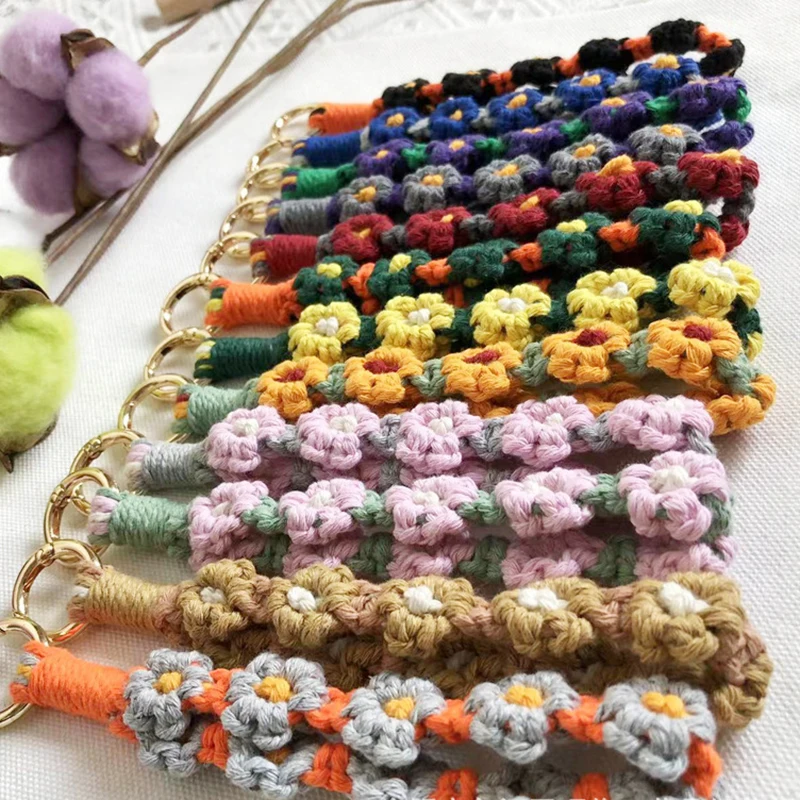 

Macramé Wristlet Key Chain Boho Accessories Macrame Flower Keychains (16 Color Options) Daisy Keyring Rustic Wedding Party Favor