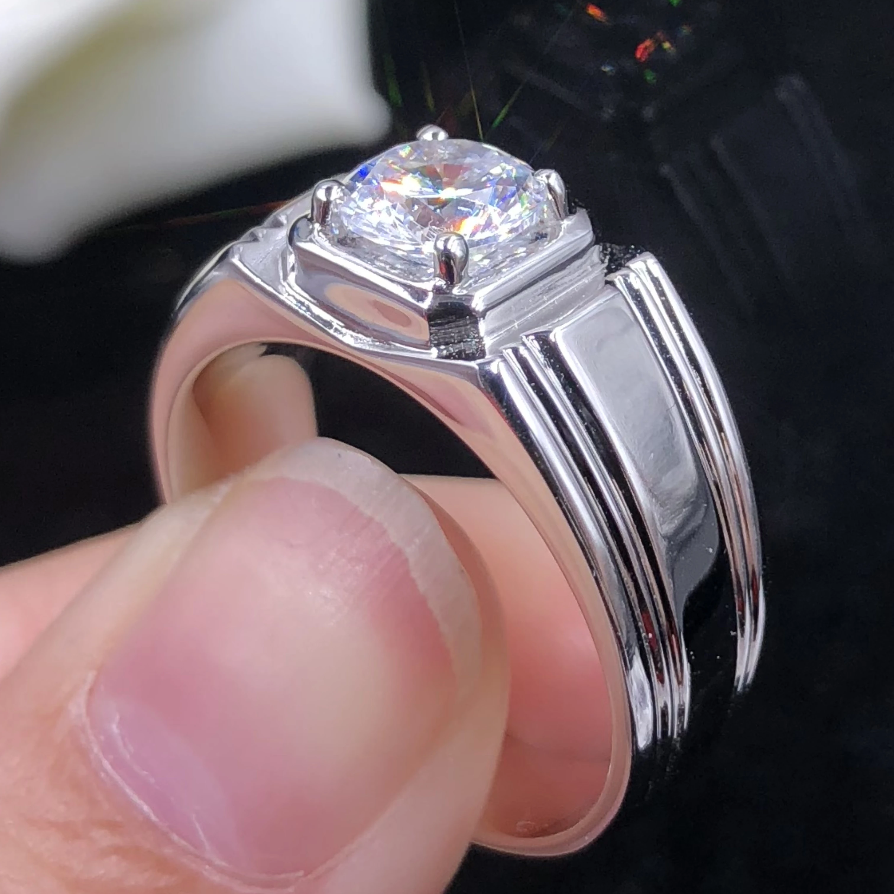 

0.5-1 Carat 5.0-6.5mm Test Positive VVS1 D Moissanite Men Ring Solid Platinum 950 Male Ring Anniversary Ring 074