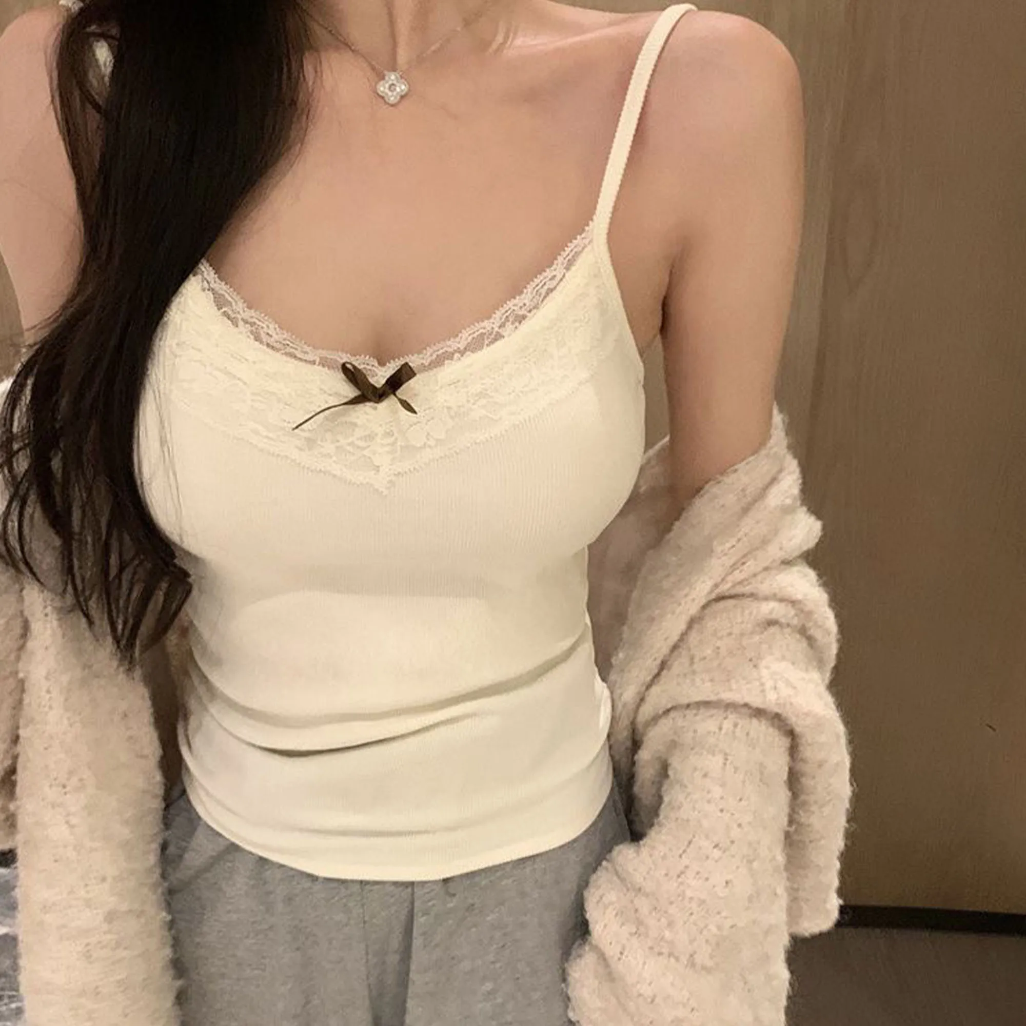 Женский кружевной топ без рукавов