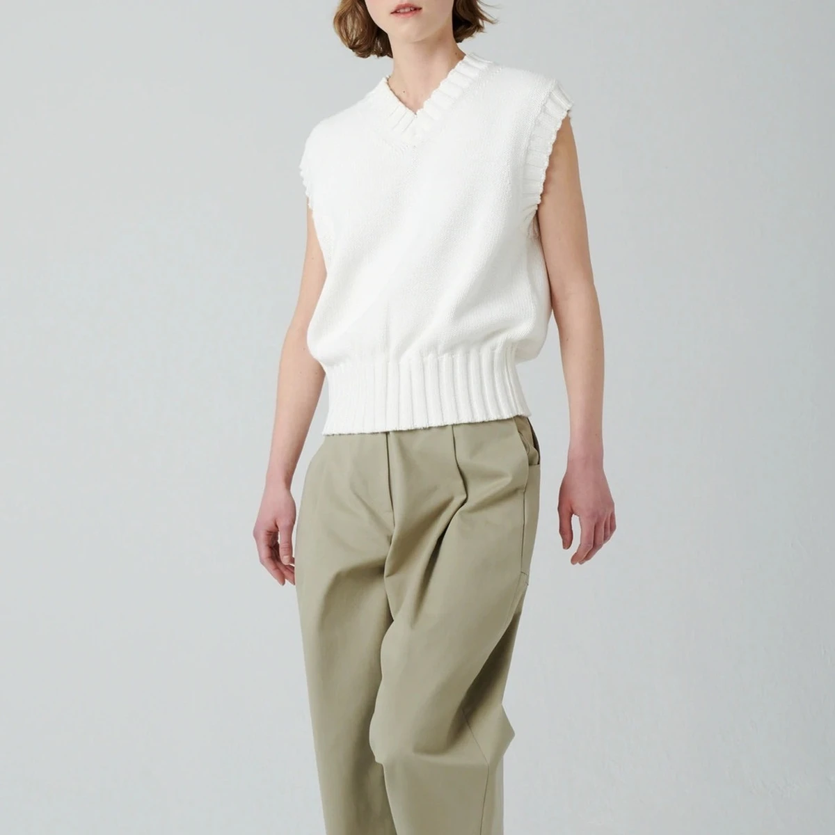 

Women Simple Knit Vest Sweater Solid Color All-match V-neck Female Sleeveless Pullover tops