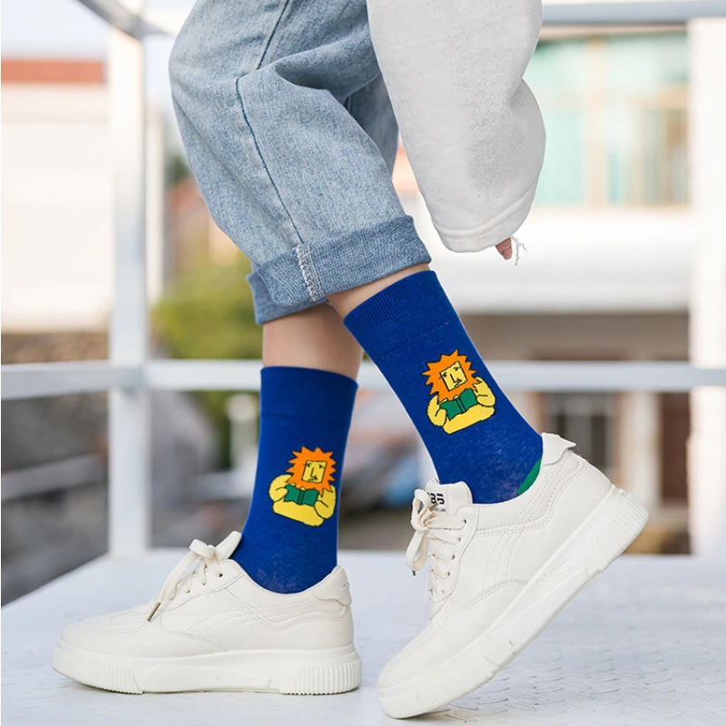 New socks cute cartoon Japanese ladies medium tube cotton socks hip hop skateboard tide socks