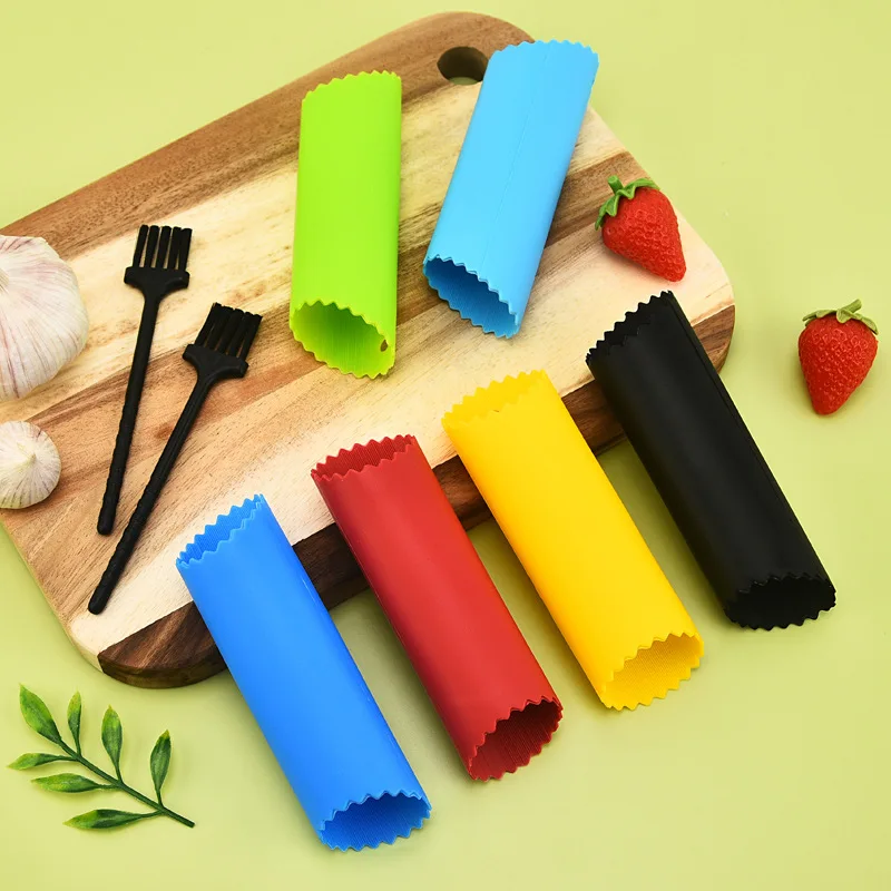 

Garlic Press Household Manual Silicone Garlic Peeler with Brush Multi-function Garlic Press Tool Household Kitchen Accessories